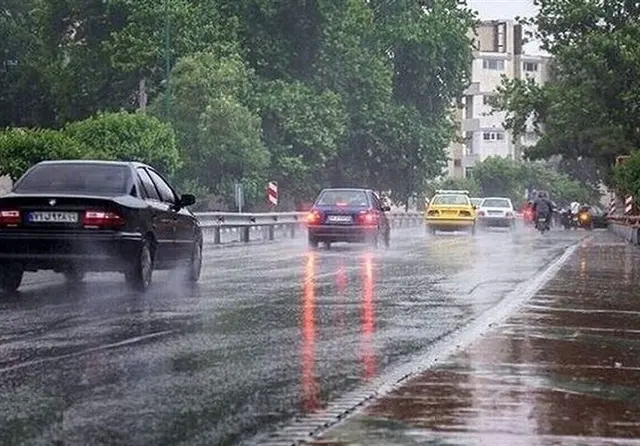 بارش باران در محورهای 5 استان / ترافیک جاده‌های کشور روان است
