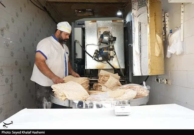 گلایه‌ شهروندان از عرضه نان و صف‌های طولانی/نظارت‌ها تشدید می شود؟