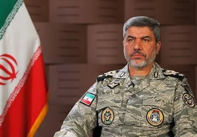 اکرمی‌نیا: کنترل غرب تنگه هرمز با سپاه و شرق آن با ارتش است