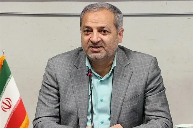 الزام دانش‌آموزان برای حضور در کلاس درس با پلاک دروغ است