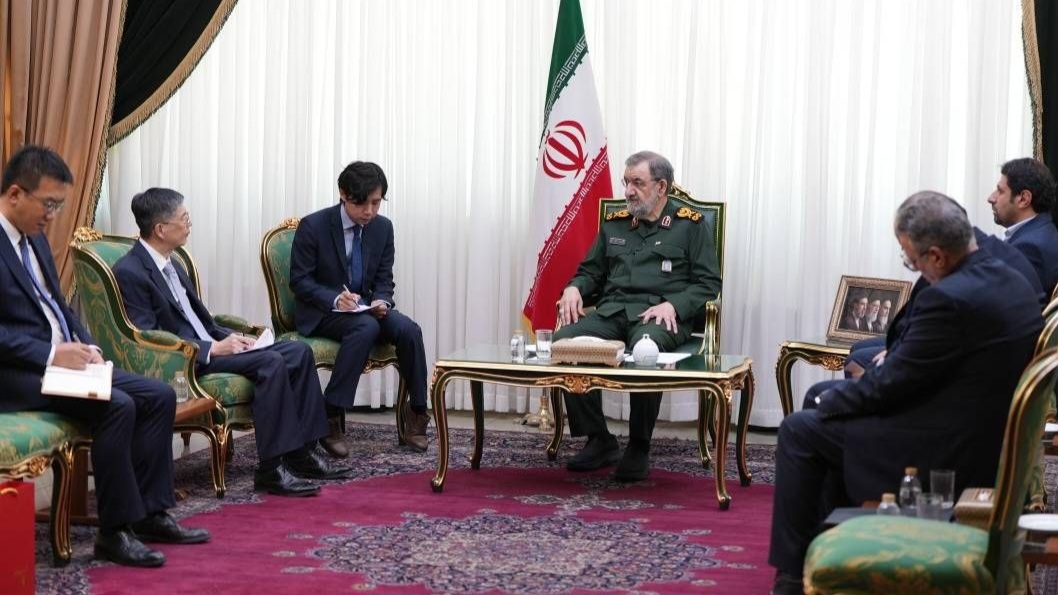 سرلشکر رضایی: آمریکا باید جنگ را پایان دهد و پول‌های مسدود شده ایران را بپردازد